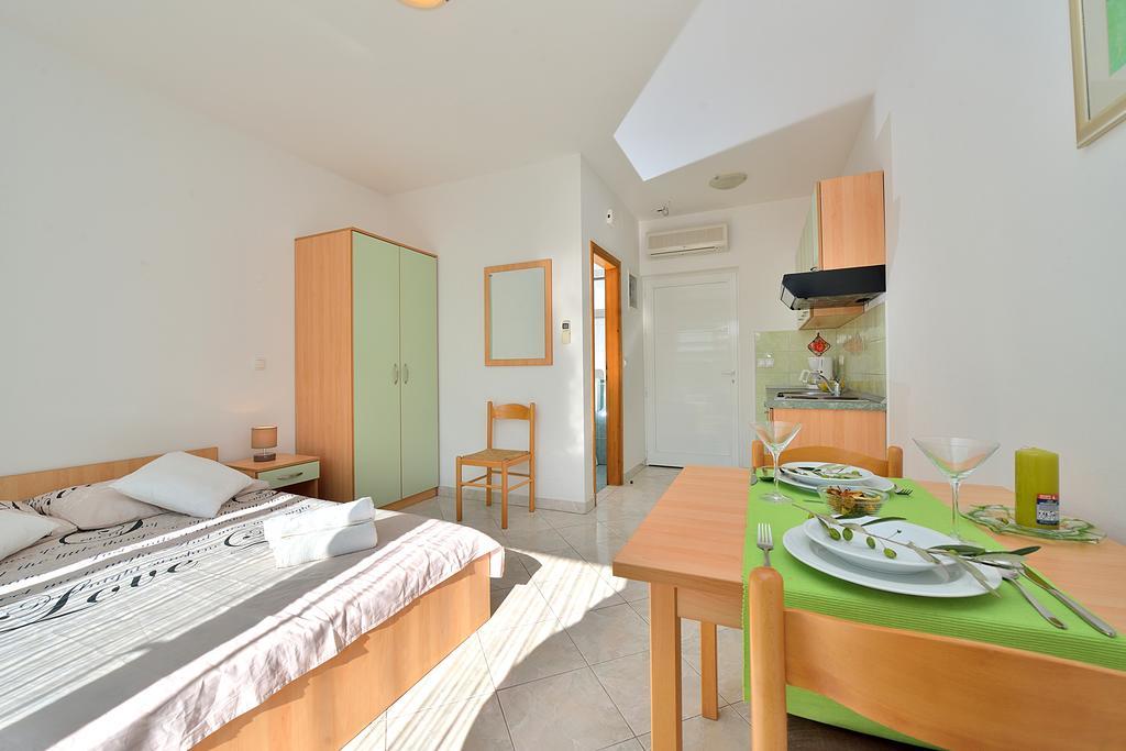Sara Apartments Petrcane Quarto foto