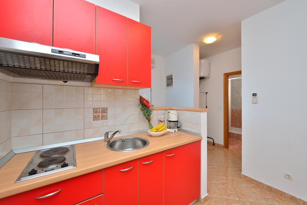 Sara Apartments Petrcane Quarto foto